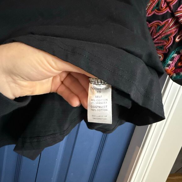 THML Boho Embroidered Puff Sleeve Top Size XS NWT - Picture 5 of 7